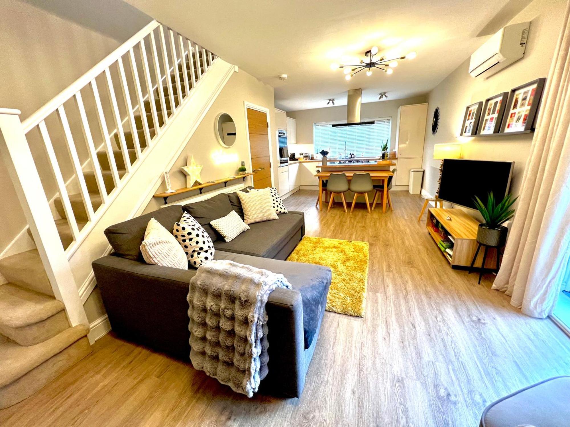 The Duplex Margate With Deck & Living Space Air Conditioning Exterior photo